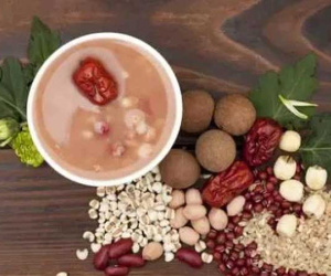 Từng cắt dạ dày, bị lao phổi, vợ chồng bác sĩ sống khỏe tới 80 tuổi nhờ 2 thứ này