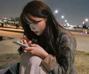 Vừa ra trường, cô gái đi làm lương 10 triệu/tháng vẫn bị gia đình chê: 'Con nhà ông A kiếm 20 triệu/tháng, cho bố mẹ đi du lịch'