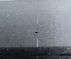 Lại lộ video UFO rõ mồn một bay cạnh tàu của quân đội Mỹ, Lầu Năm Góc đã xác nhận có thật