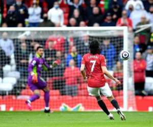 M.U sẩy chân đáng tiếc trong ngày Cavani nối gót Ibrahimovic