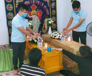 Theo bố mẹ đi đánh cá, hai anh em 9 và 8 tuổi chết đuối thương tâm