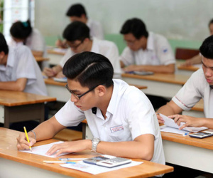 Trường công lập đầu tiên ở Hà Nội thi học kỳ trực tuyến