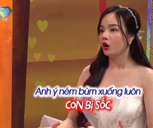 Vợ chồng son: Ngày nào cũng 9 giờ xuất hiện tại cổng, nam thanh niên cưa đổ hot girl bóng đá chỉ nhờ hoa quả và ô mai