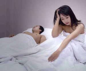 Thấy chồng chán nản khi 'tàn cuộc yêu', vợ đặt đúng một thứ vào phòng ngủ mà cục diện 'biến hóa khôn lường'