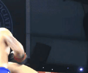 'Quyền vương' Việt Nam tung cơn mưa đòn, hạ knock-out địch thủ Thái Lan chỉ sau 3 phút