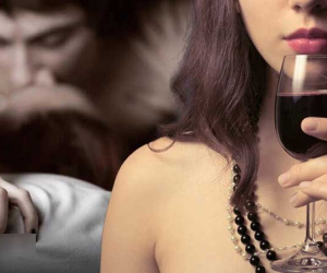 'Giọt nước mắt khô' của cuộc hôn nhân trong bóng tối: Vết lạ trên cổ chồng trong ngày cưới và 2 món đồ bí mật dưới đệm giường của vợ phanh phui tất cả