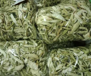 Dọc mùng đem sấy khô hét giá cao ngất ngưởng, trở thành món ăn của nhà giàu