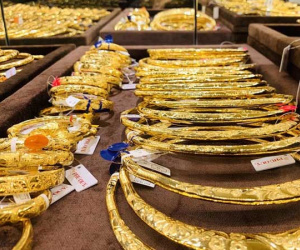 Giá vàng lấy lại đà tăng giá, USD loạn nhịp