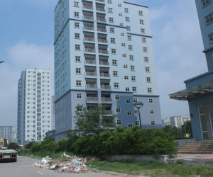 Hà Nội: Xót xa chung cư bỏ hoang trên 'đất vàng' trở thành nơi đổ rác, kim tiêm la liệt