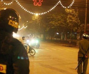 Dùng điện thoại quay tổ cảnh sát làm nhiệm vụ và án mạng bất ngờ