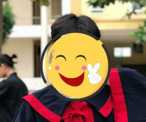 Nam sinh lớp 12 bỗng nổi như cồn vì quá đẹp trai trong buổi tổng kết, thử xem ảnh ngày thường chỉ biết thốt lên: Cực phẩm!