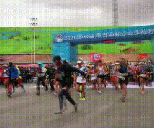 Đài truyền hình Trung Quốc bị tố 'xát muối vào vết thương' của gia đình 21 tuyển thủ chết thảm