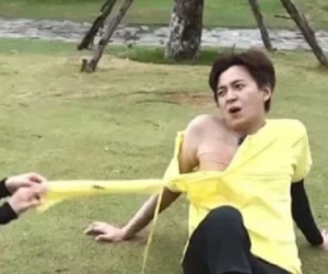 Running Man Vietnam: Lộ ảnh Lan Ngọc xé nát áo Ngô Kiến Huy, 'thuyền tình' Thỏ Đen - Ngọc Nữ đã chìm?