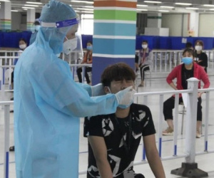 Chuyên gia cảnh báo: SARS-CoV-2 vẫn còn trong phòng kín dù F0 đã rời đi