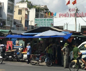 TP.HCM ra công văn khẩn: Tổ chức giãn cách tại các chợ TTTM, siêu thị, chợ truyền thống, chợ đêm, chợ đầu mối