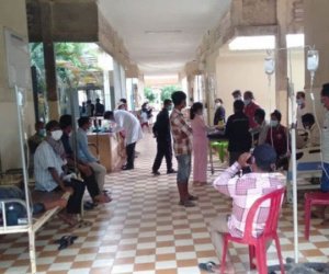 9 người chết và hơn 30 người nhập viện cấp cứu khi uống rượu trong đám tang tại Campuchia