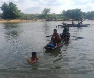 Theo cha mẹ ra đồng, 2 anh em ruột chết đuối thương tâm