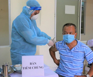 Đà Nẵng sẽ tiêm vắc xin Covid-19 cho toàn bộ tài xế xe buýt, taxi để chuẩn bị khôi phục hoạt động vận tải