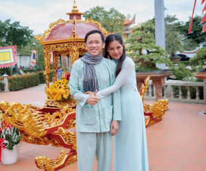 Hoạt động showbiz lâu năm và có rất nhiều đàn em thân thiết trong nghề, lý do vì sao các nghệ sĩ quyết giữ im lặng khi Hoài Linh gặp scandal lớn nhất sự nghiệp?