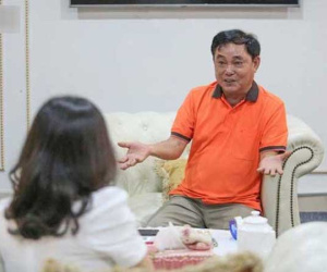 Ông Huỳnh Uy Dũng: 'Tôi xem một đoạn livestream của Phương Hằng rồi đi thắp hương'