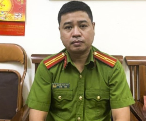 Thiếu tá công an nhảy xuống hồ cứu người, thai phụ một mực nói "để cho 2 mẹ con tôi chết"