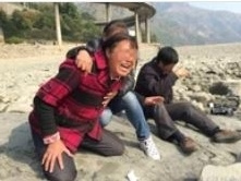 Bố nhảy cầu, con trai lớp 8 chết bất thường trong cùng một ngày, thảm kịch gia đình có thể bắt nguồn từ nguyên nhân không ai ngờ