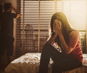 Đang ngủ trưa thì có người gào khóc đập cửa, tôi vội vàng chạy ra rồi rơi lệ với cảnh tượng trước mặt