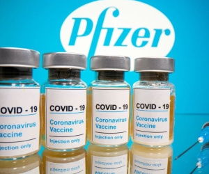 Việt Nam nhận thêm 5 triệu liều vắc-xin Covid-19 của AstraZeneca và Pfizer