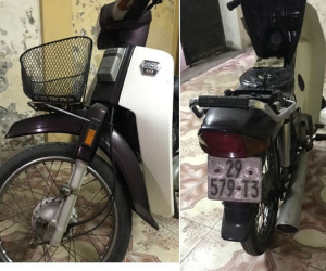 Honda Dream Thái 1992 cũ gỉ gần 30 năm tuổi bán vẫn tranh nhau mua