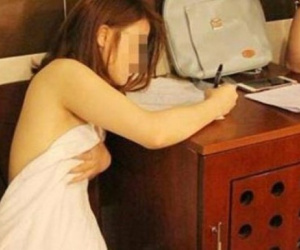 Hai đôi nam nữ ‘mây mưa’ trong tiệm gội đầu