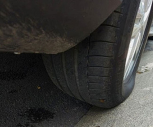 Điểm mặt những kiểu đỗ xe gây hại cho lốp