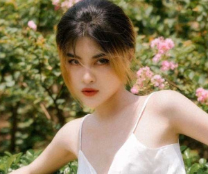 Gái xinh trên phố làm KOL, hàng xóm ở quê giật ngược: 'Sao nó gửi ảnh trần truồng cho người ta xem?'