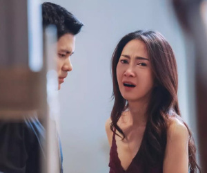 Đêm tân hôn, vừa trèo lên người chồng định âu yếm, tôi hét thất thanh khi phát hiện cặp mắt sắc lẹm trong tủ quần áo