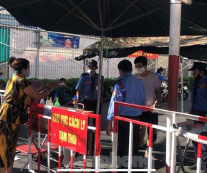 Cận cảnh nhịp sống trong các khu chung cư bị phong tỏa ở TPHCM