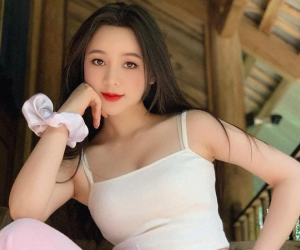 Quỳnh Kool bức xúc vì bị đồn tắm trắng nhưng cứ vài chữ lại có 1 lỗi chính tả đọc mà 'tức con mắt'