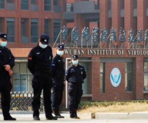 Hết Mỹ tới lượt tình báo Anh đánh giá giả thuyết virus rò rỉ từ phòng thí nghiệm Vũ Hán 'có thể xảy ra'