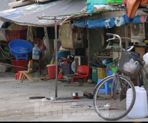 Người dân khu lao động Long Biên khốn đốn trong nắng nóng 'đổ lửa'