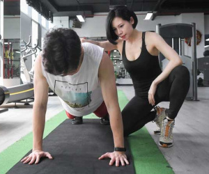 Nữ gymmer xinh đẹp làm việc 15 giờ/ngày, kiếm 200 triệu đồng mỗi tháng