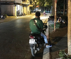 Vừa thả khách xuống tài xế đã vội chạy trốn: 'Lấy tiền của bác sỹ lúc này là em có tội với Tổ quốc'