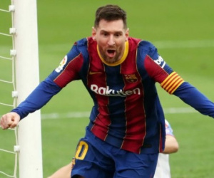 Lionel Messi đồng ý gia hạn hợp đồng 2 năm với Barca