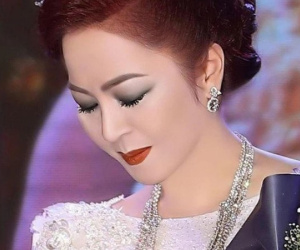 Bà Phương Hằng bất ngờ chia sẻ 'muốn buông tất cả... cái lỗi của tôi là dám ĐỤNG và CHẠM', nhiều người cho rằng ngầm ám chỉ 'dừng cuộc chiến'!?