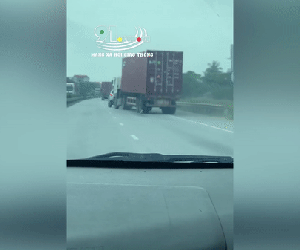Video: Xe container lạng lách như rắn trườn trên Quốc lộ 5 và cái kết...