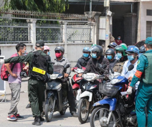 Lo ngại phải cách ly tại nhà 21 ngày khi về Đồng Nai, nhiều người 'quay xe' trở lại TP.HCM để làm việc