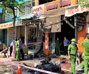 Hé lộ nguyên nhân cháy tiệm bán đồ điện khiến người phụ nữ mang thai cùng chồng và 2 con nhỏ chết thảm