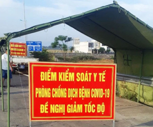 Quảng Ninh: Bắt giữ 2 đối tượng thu 500.000đ/người để đưa qua chốt kiểm soát Covid-19