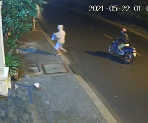 Vụ 2 người phụ nữ mang bé trai còn nguyên dây rốn bỏ lại ở bãi đất trống lúc nửa đêm: Một trong 2 người là mẹ ruột, bị trầm cảm và có hoàn cảnh khó khăn