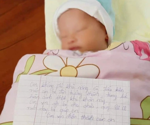 Bé gái mới sinh bị bỏ rơi ngoài đường kèm lá thư: 'Em không đủ khả năng và điều kiện nuôi con đến trưởng thành'