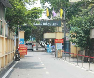 Hà Nội: Tạm phong tỏa bệnh viện Bắc Thăng Long vì người bán rau dương tính SARS-CoV-2 từng tới khám