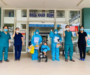 Đà Nẵng 20 ngày không có ca Covid-19 trong cộng đồng, TGĐ thẩm mỹ viện AMIDA cùng con gái xuất viện
