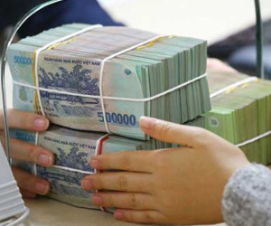Ngân hàng đồng loat giảm lãi suất cho vay
